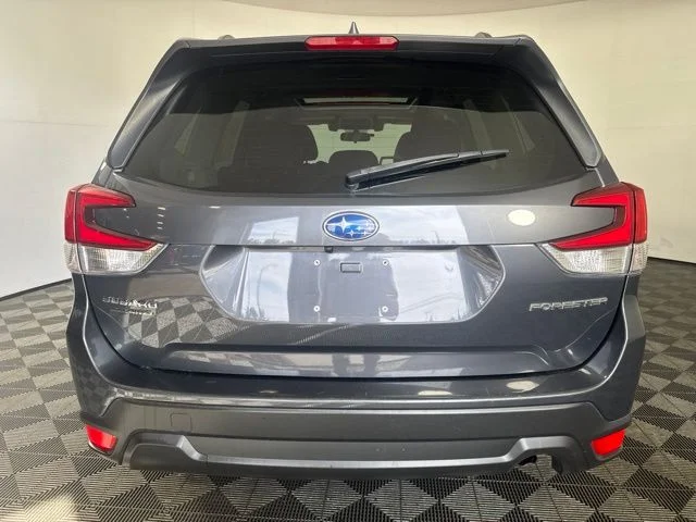 Used 2020 Gray Subaru Premium image 23