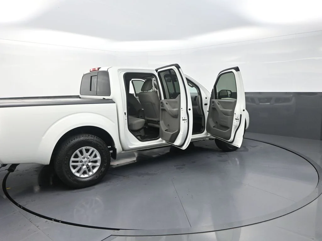 Used 2017 White Nissan SV image 36