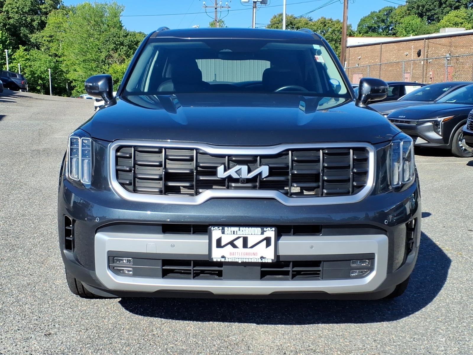 Certified Used 2024 Gravity Gray Kia SX image 2