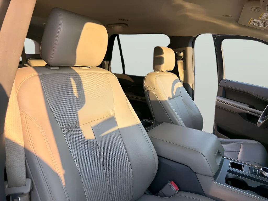 Used 2018 Blue Ford XLT image 43