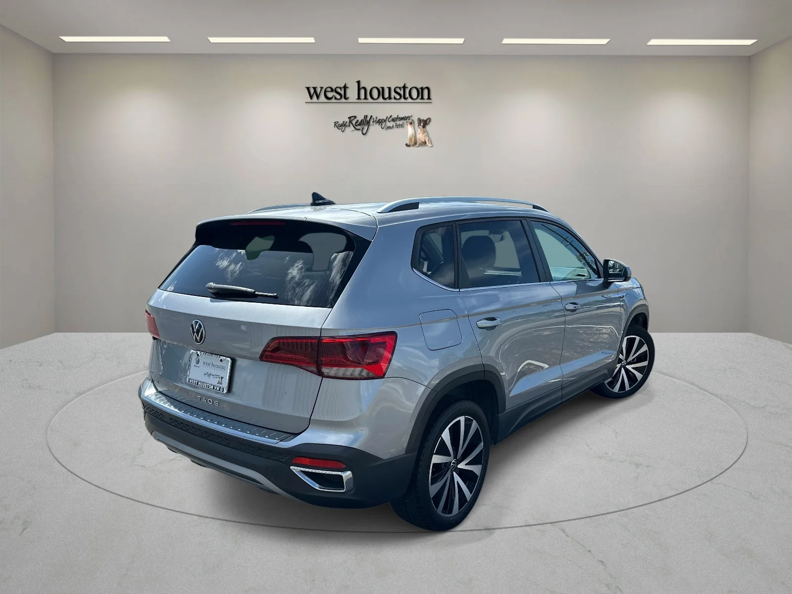 Certified Used 2023 Pyrite Silver Metallic Volkswagen SE FWD image 5