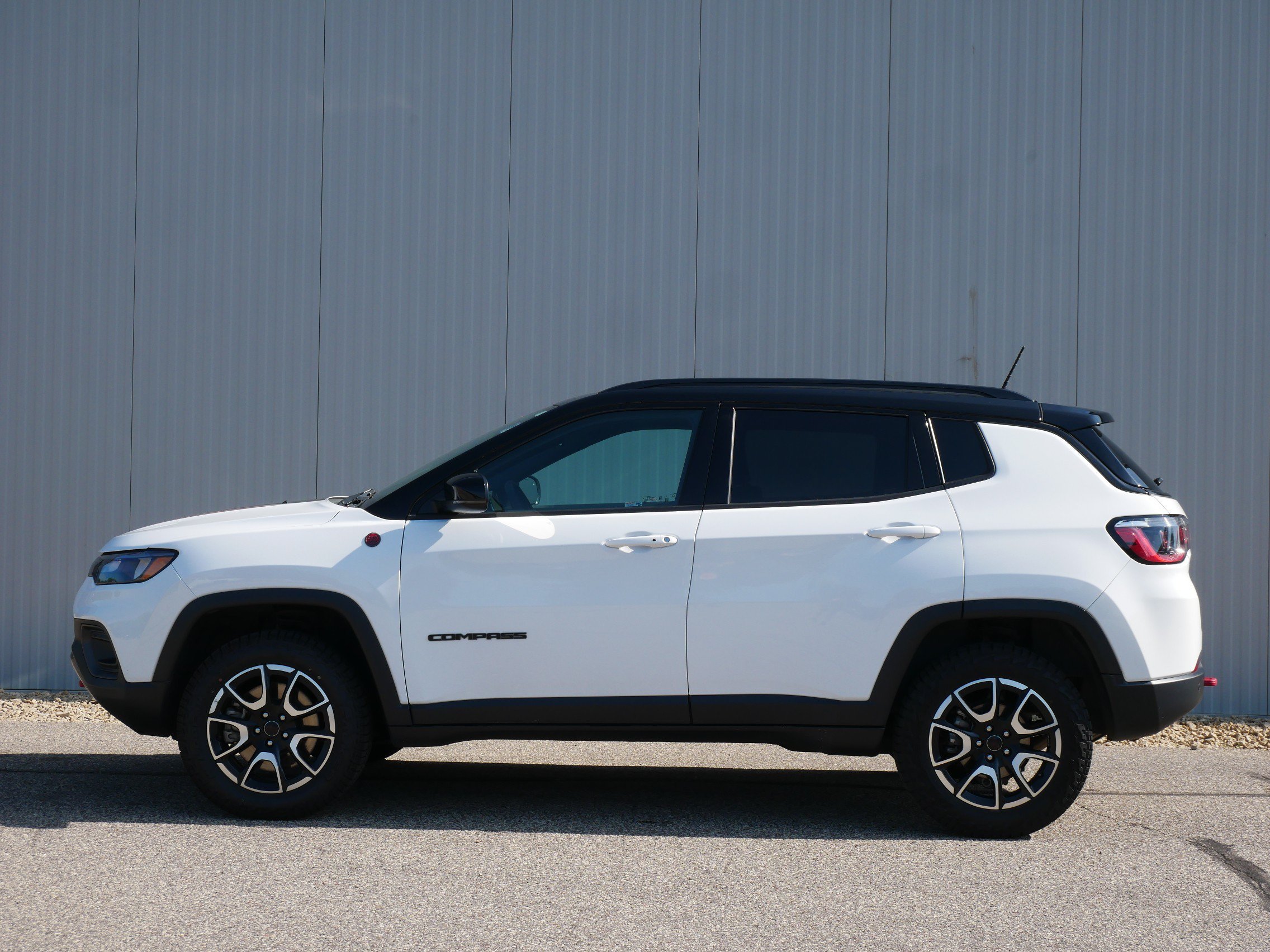 Used 2025 Bright White Clearcoat Jeep Trailhawk image 2