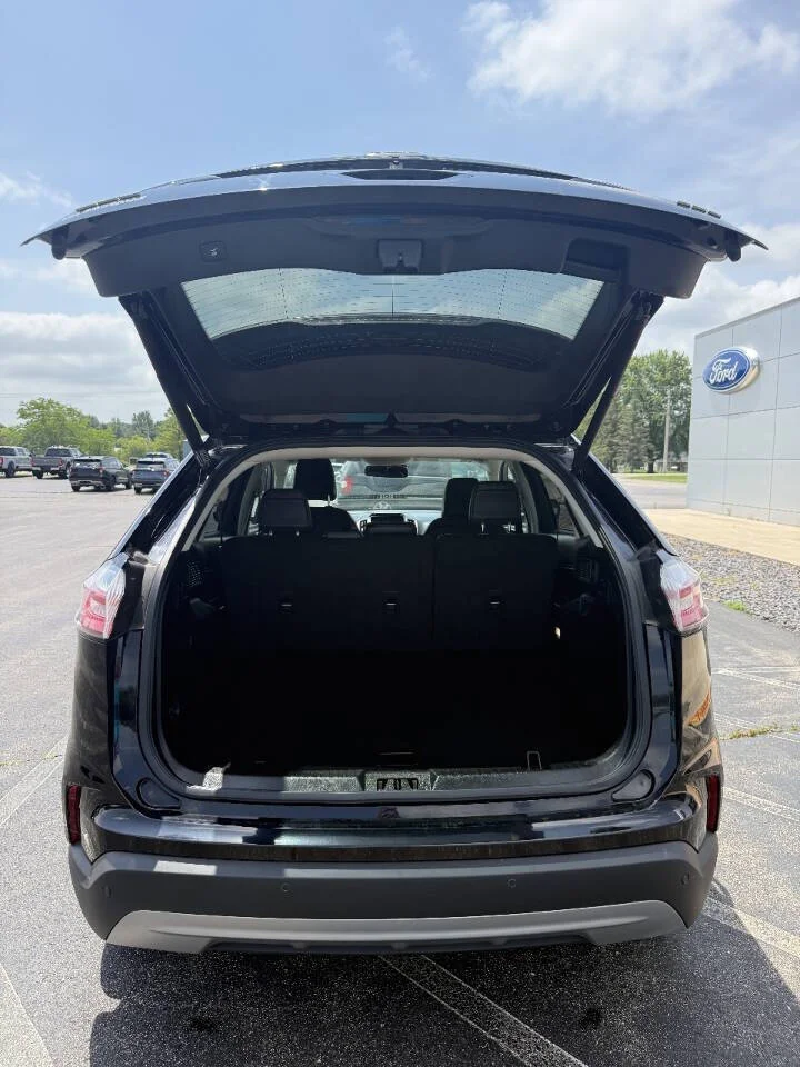 Used 2022 Agate Black Ford SEL AWD 4dr Crossover image 6