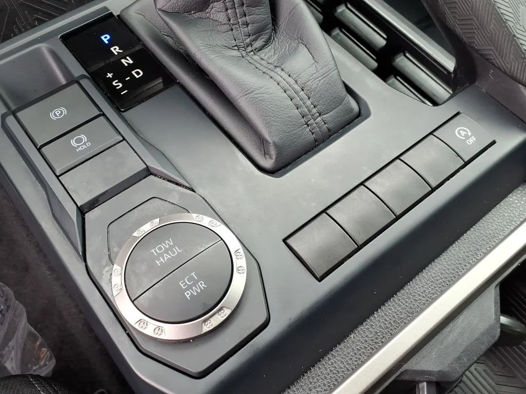 Used 2026  Toyota SR5 image 21