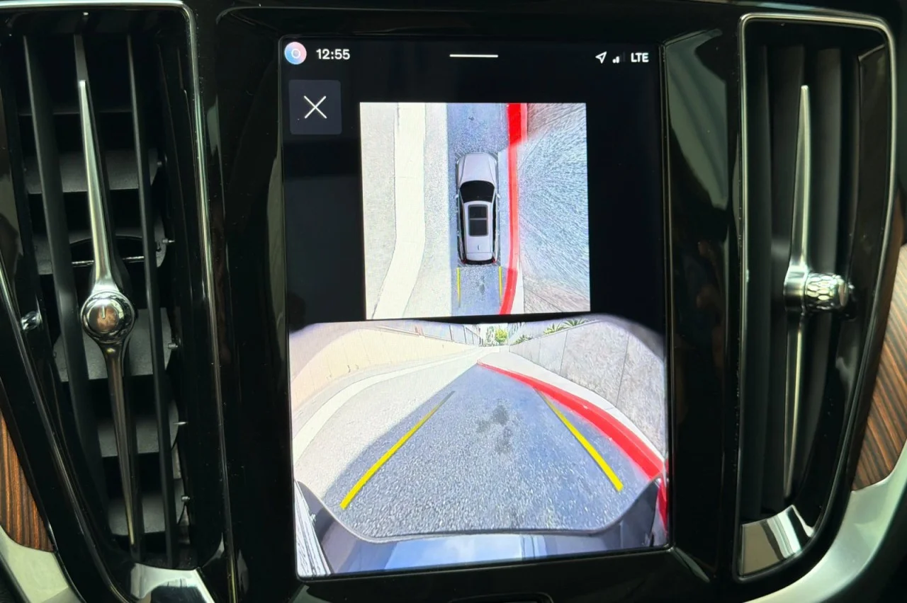 Used 2025 GREY Volvo Plus image 19