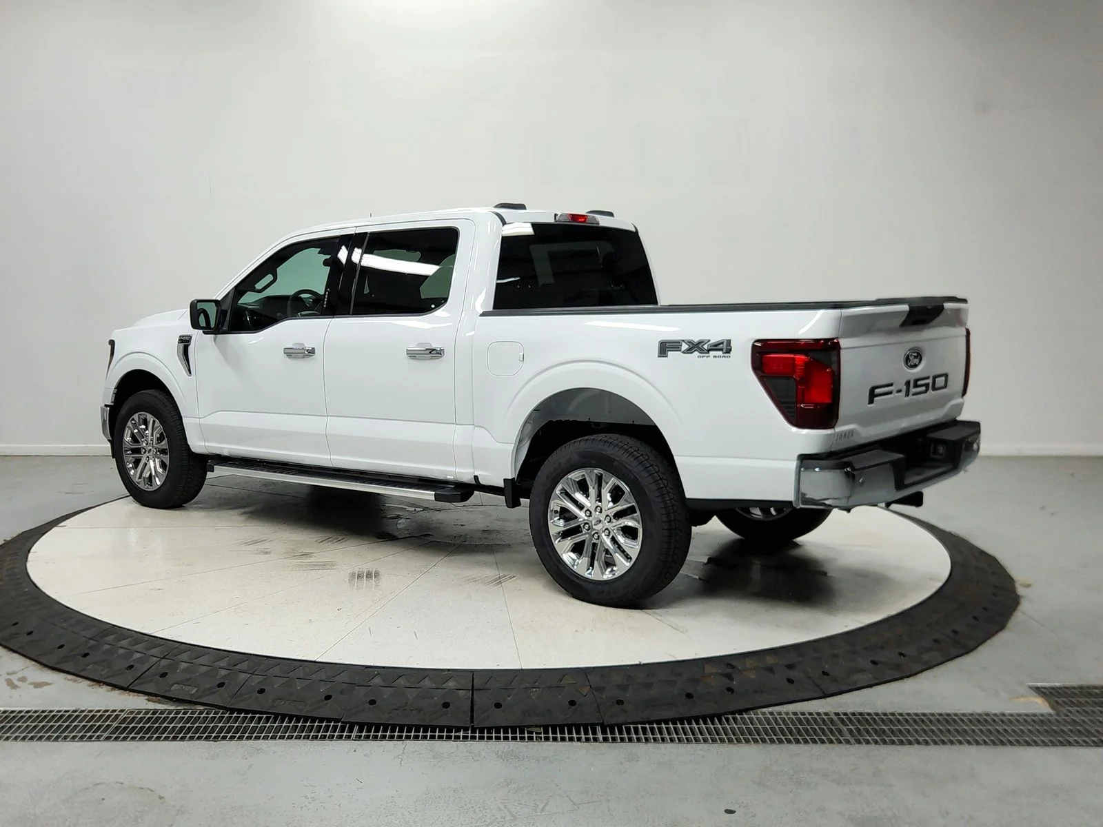 New 2026 White Ford XLT image 6