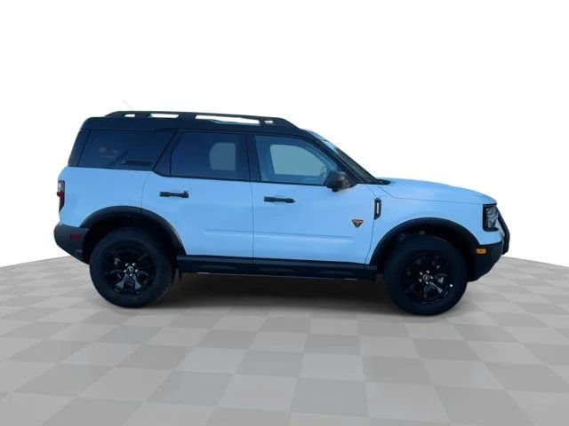 Used 2025 White Ford Badlands image 3