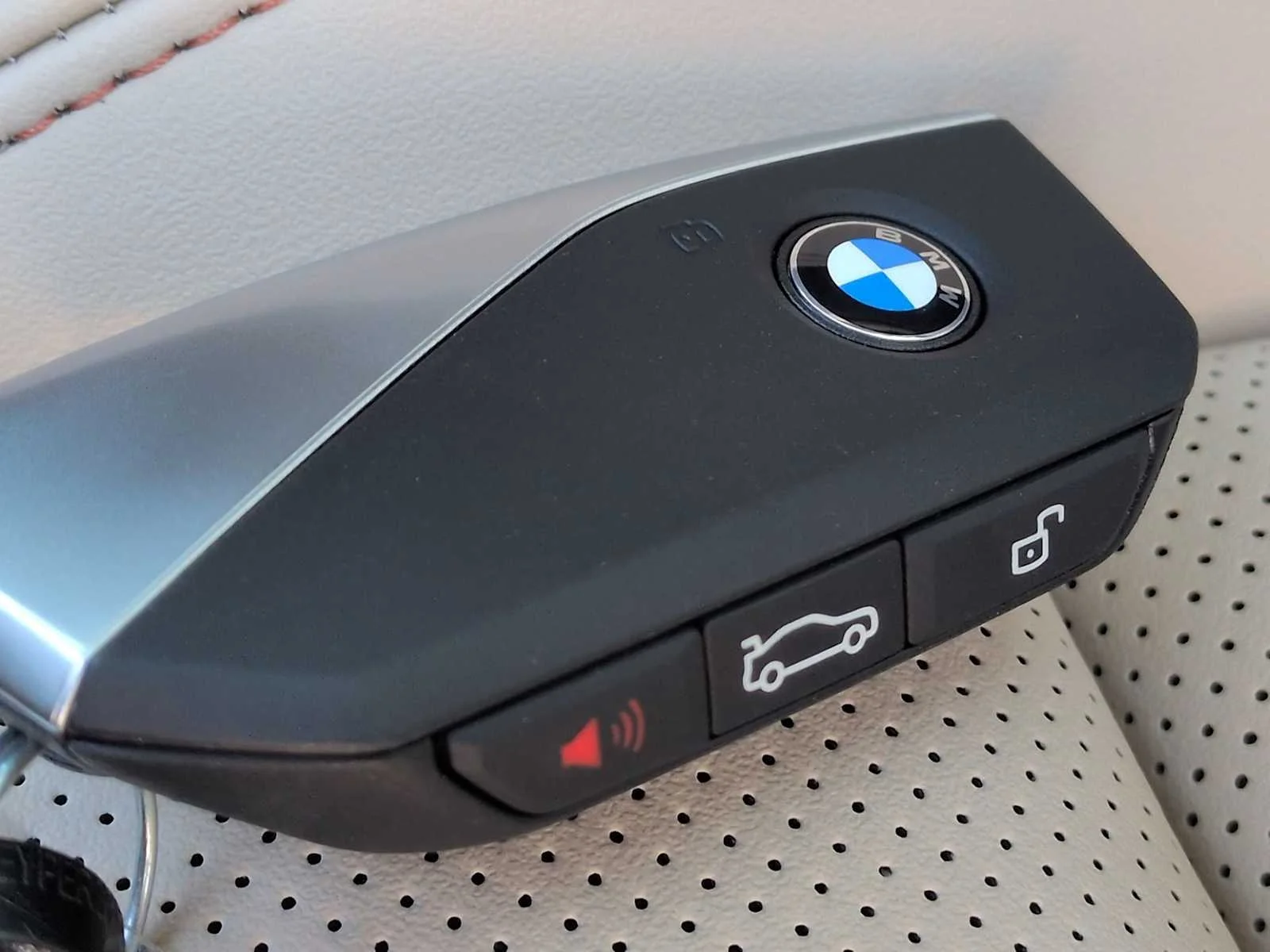 New 2026 Arctic Race Blue metallic BMW 30 xDrive image 45