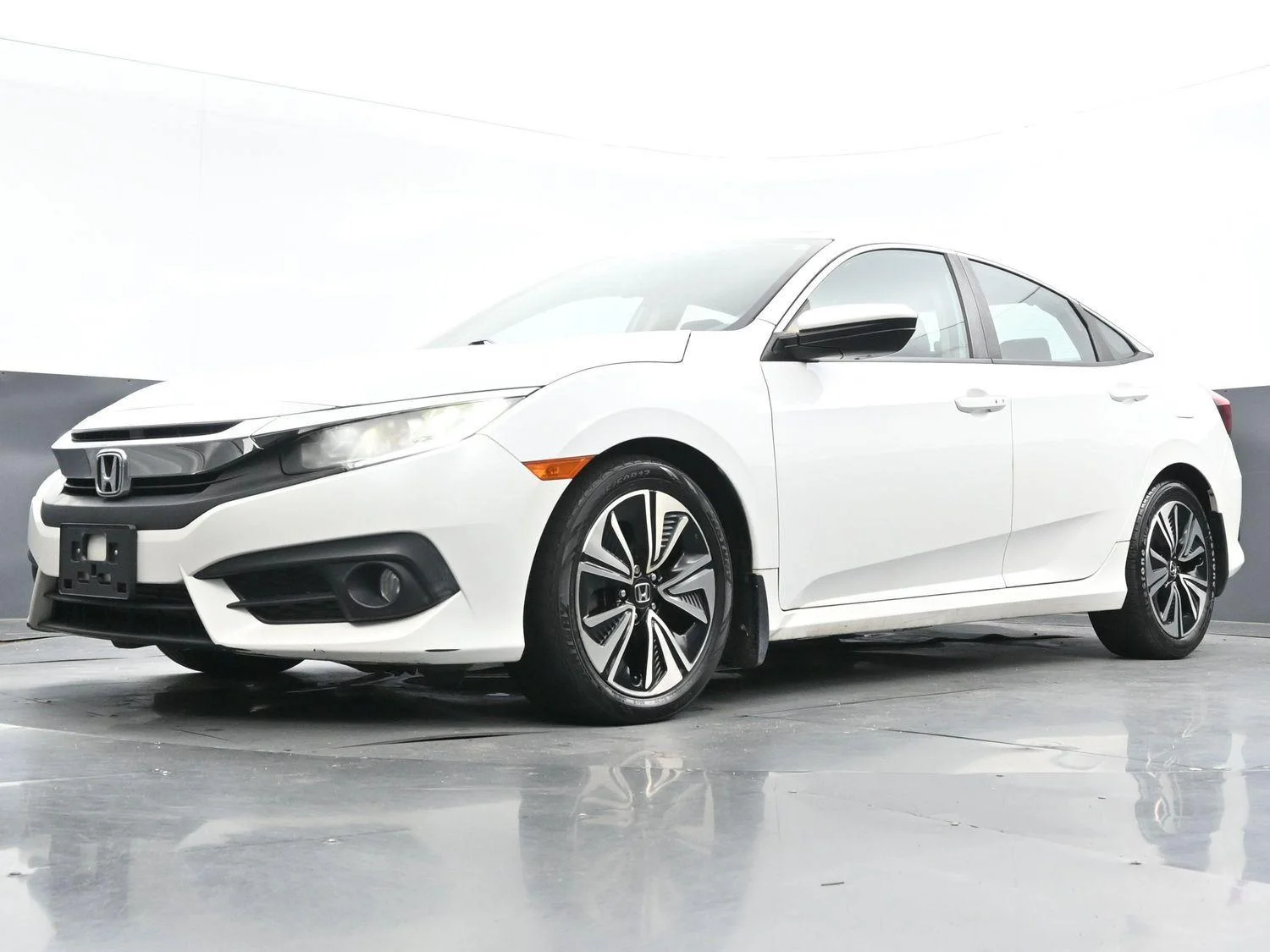 Used 2016 White Orchid Pearl Honda EX-T image 38
