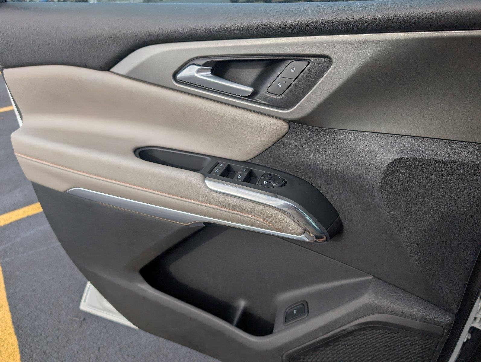 Used 2026 Summit White Chevrolet LT image 15