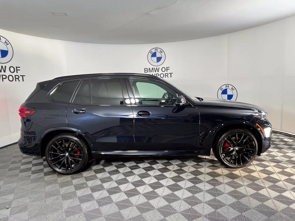 Used 2025 Carbon Black Metallic BMW xDrive40i image 6