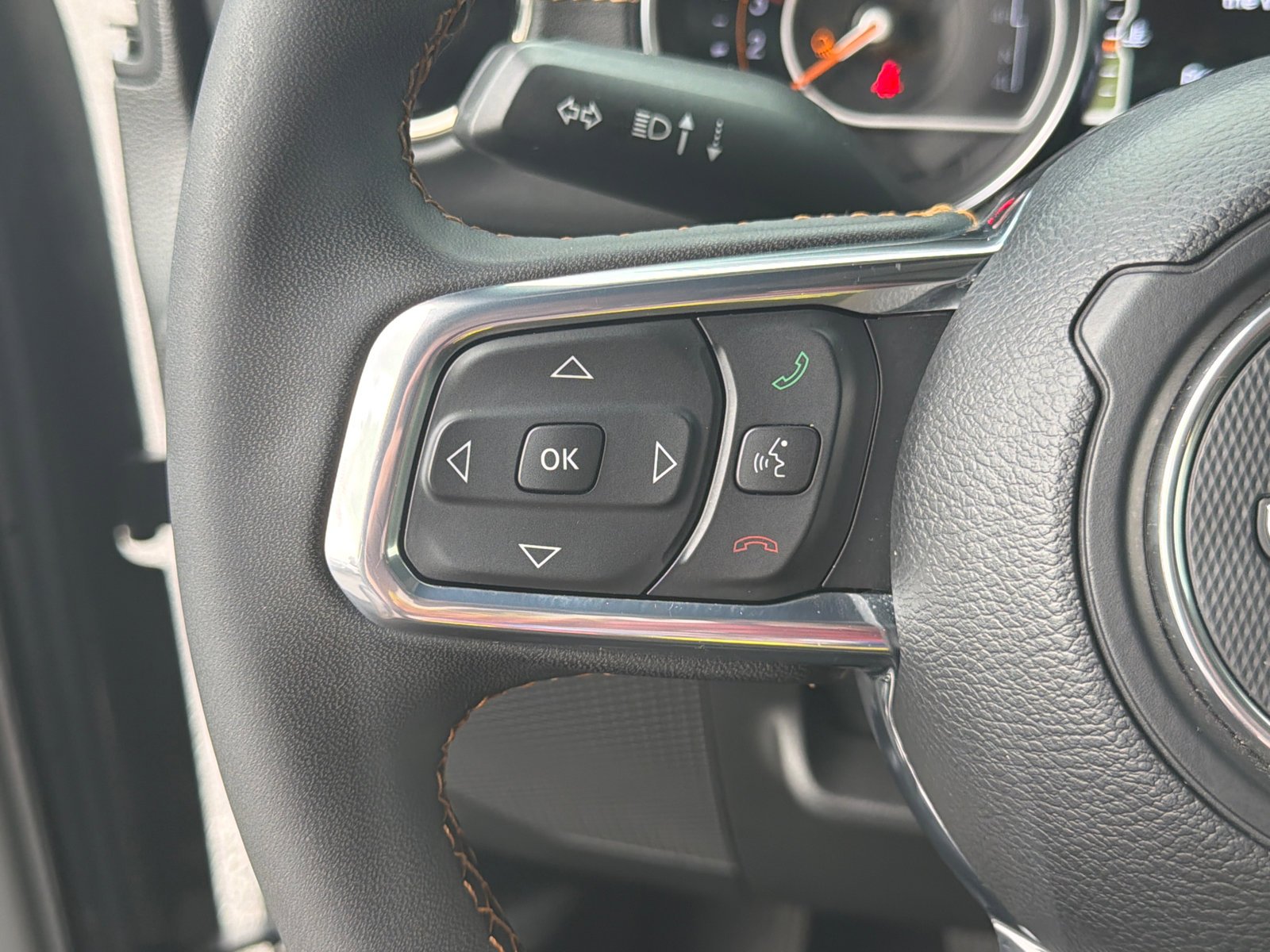 Used 2023 Sting-Gray Clearcoat Jeep High Altitude image 25