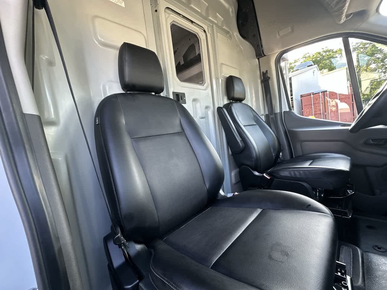 Used 2025 Oxford White Ford  image 26