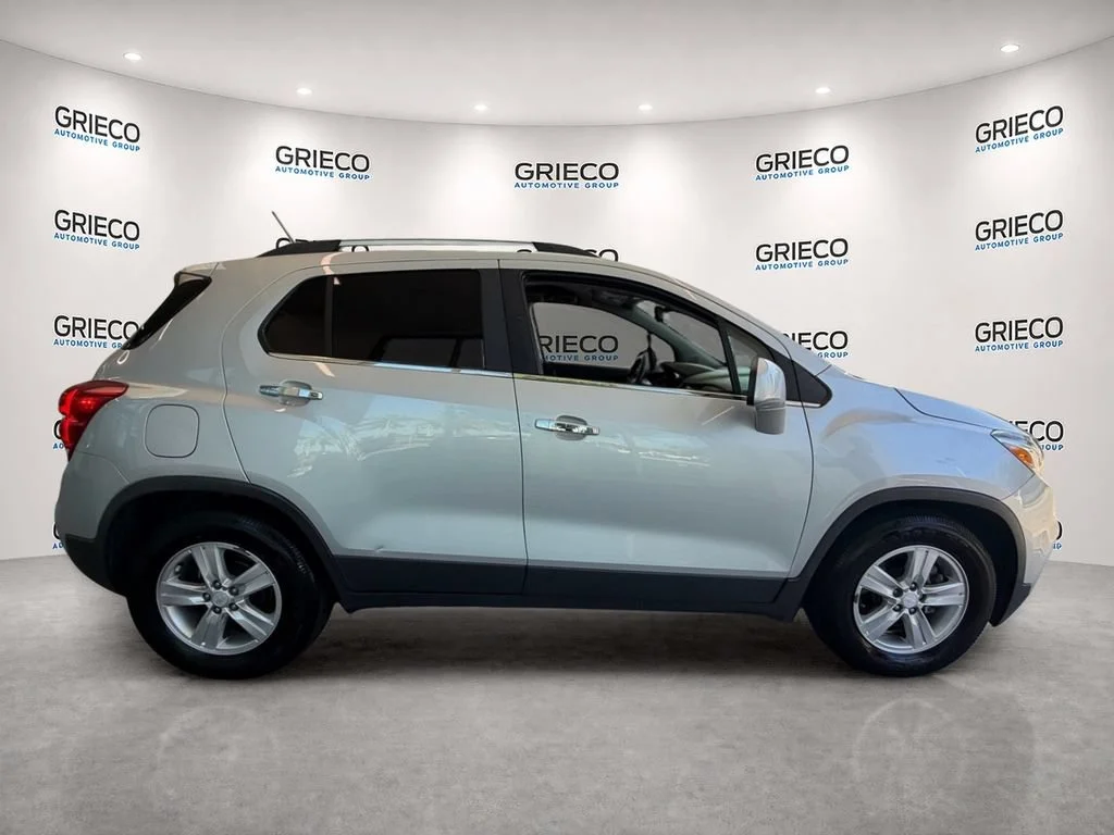 Used 2020 SILVER ICE METALLIC Chevrolet LT image 8
