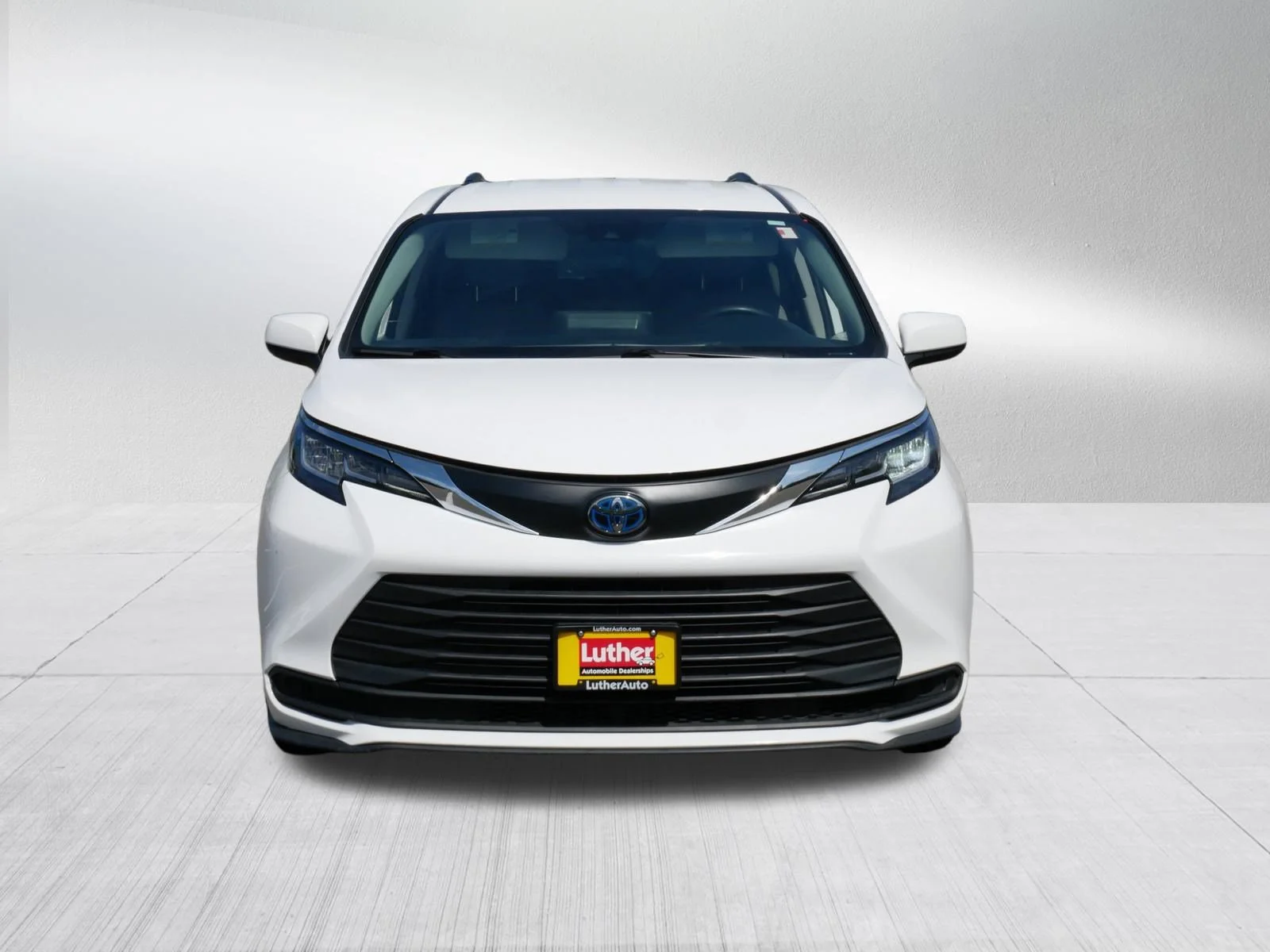Used 2021 Toyota Sienna LE with VIN 5TDKRKECXMS062490 for sale in Hopkins, Minnesota
