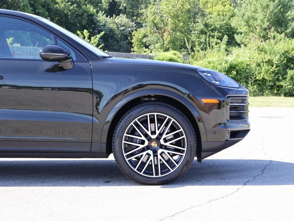 Used 2025 Olive Porsche  image 10