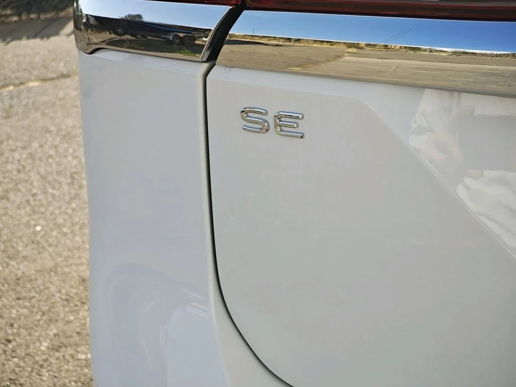 2025 Volkswagen Atlas SE w/Tech - Photo 11