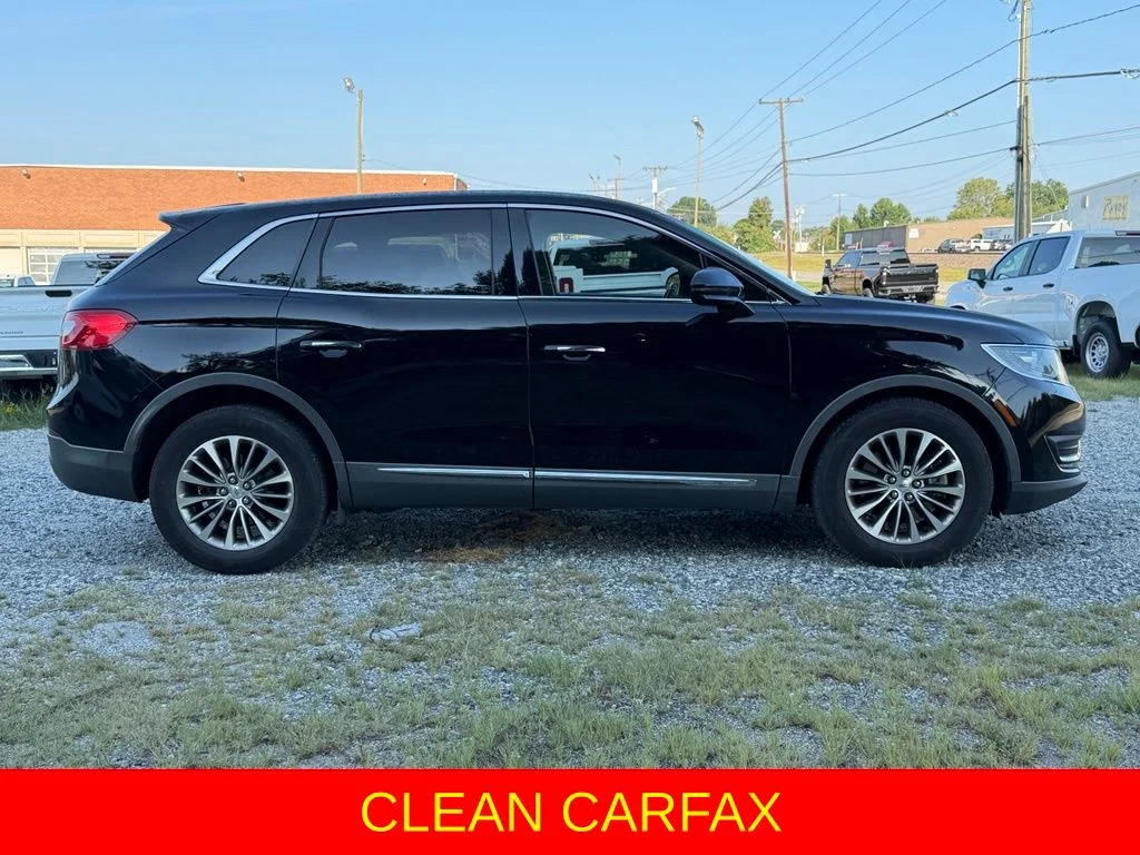 Used 2016 Black Lincoln Select image 3