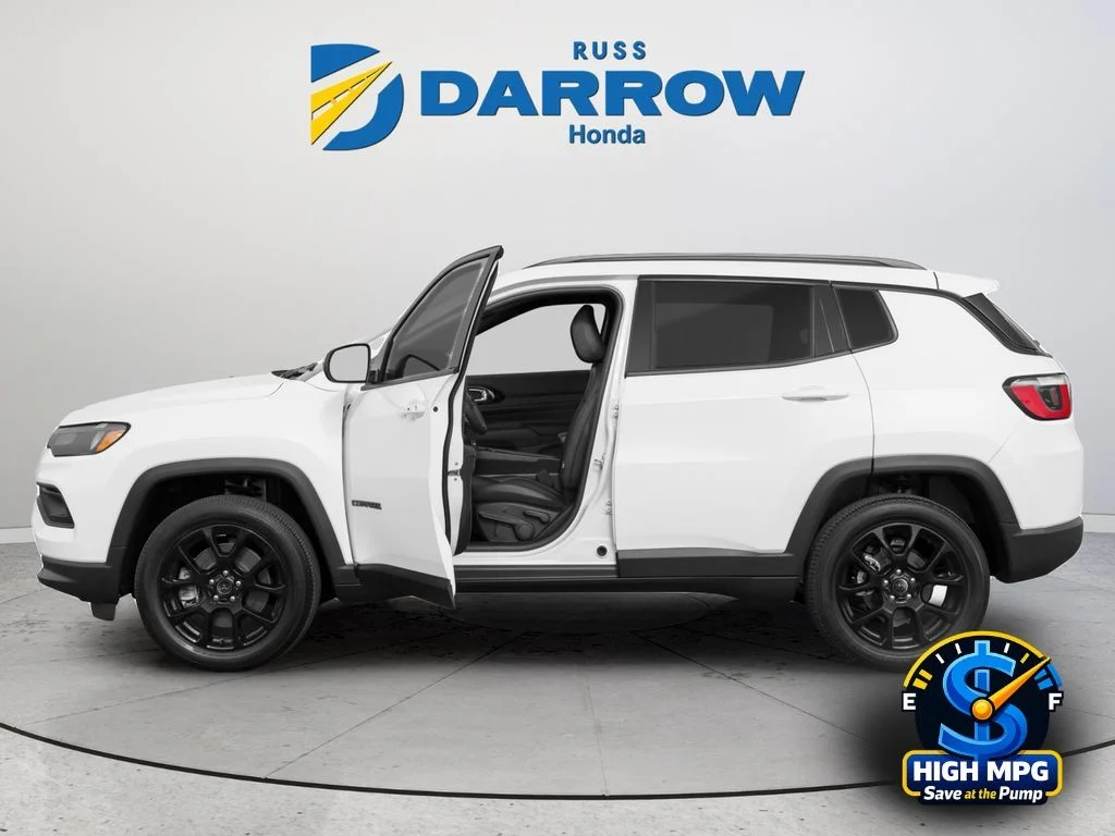 Used 2025 White Jeep Limited image 2
