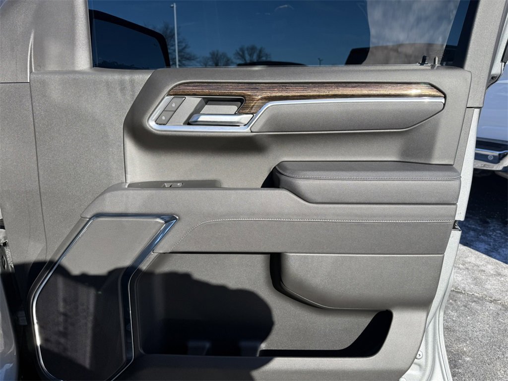 2025 GMC SIERRA - Image 35