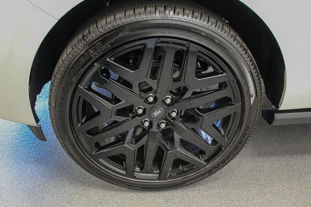 New 2026 Star White Metallic Tri-Coat Ford Platinum® image 13