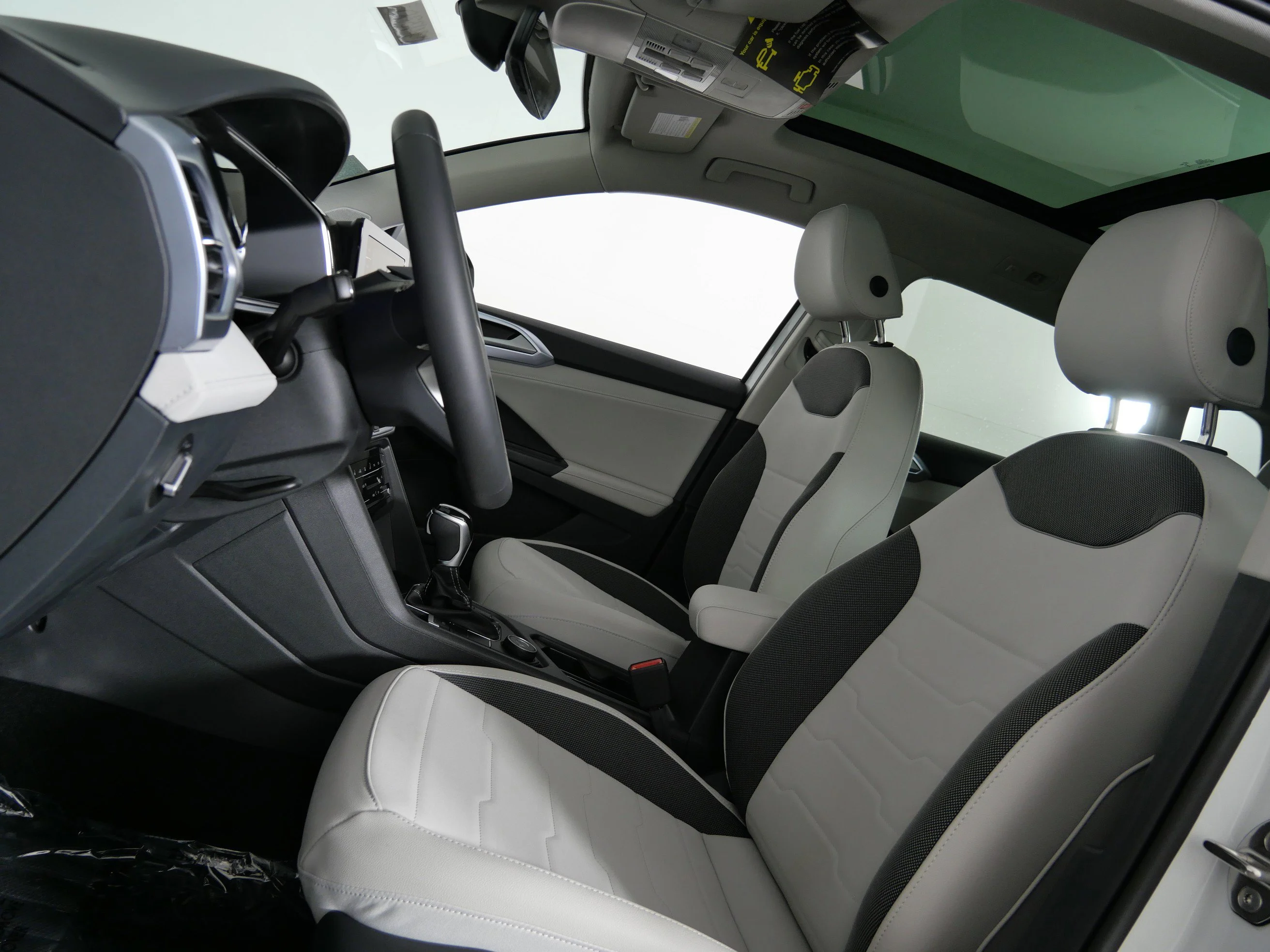 New 2026 Pure White Volkswagen SE image 21