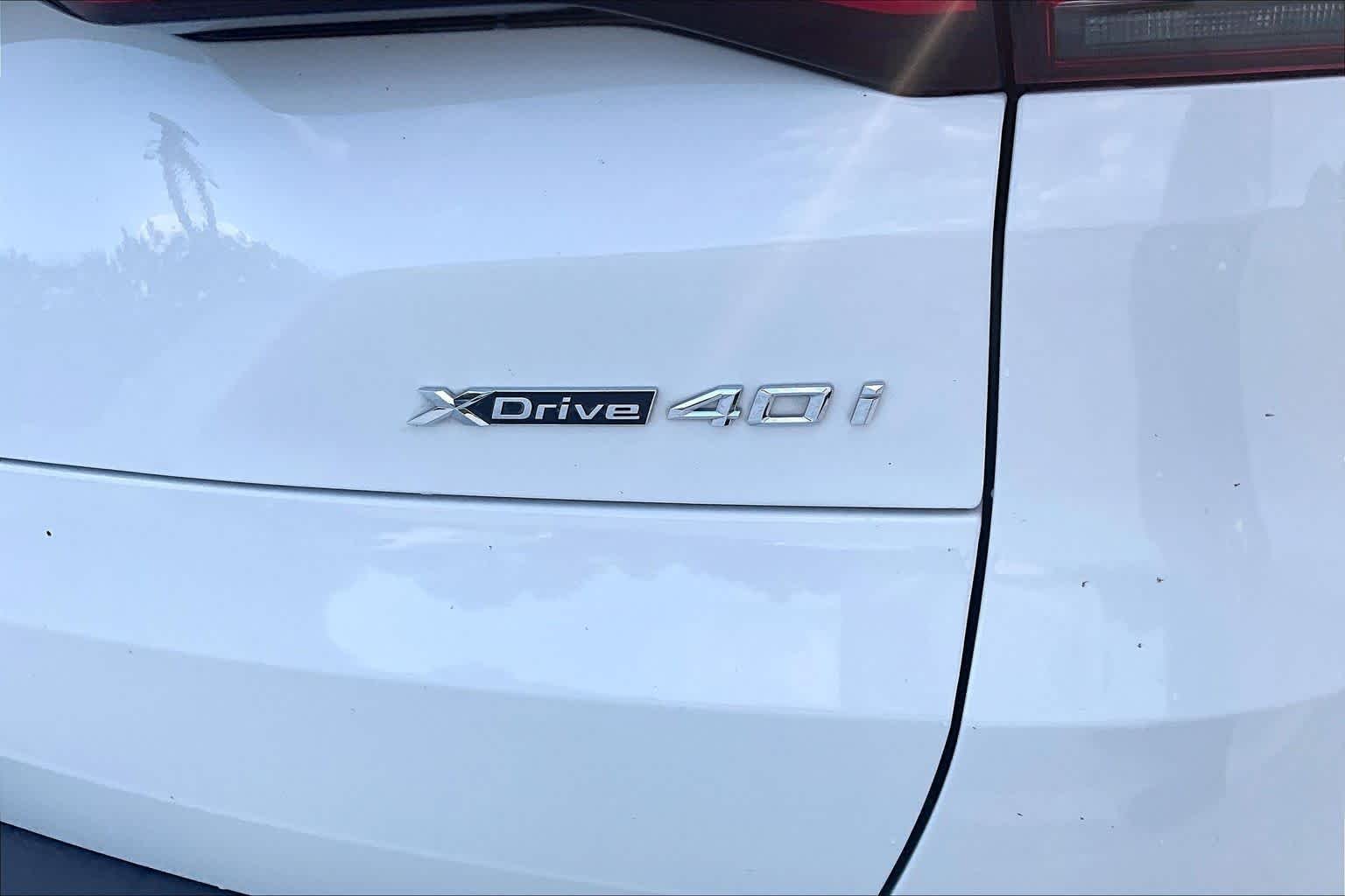 Used 2019 Alpine White BMW xDrive40i image 9