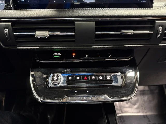 Used 2023 Silver Lincoln Standard image 37