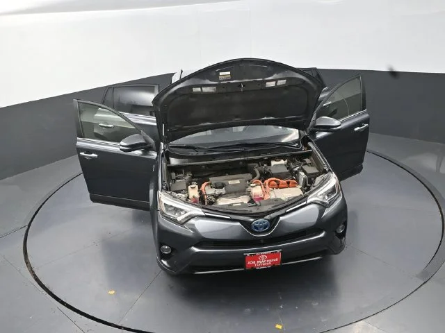 Used 2018 Gray Toyota Limited image 40
