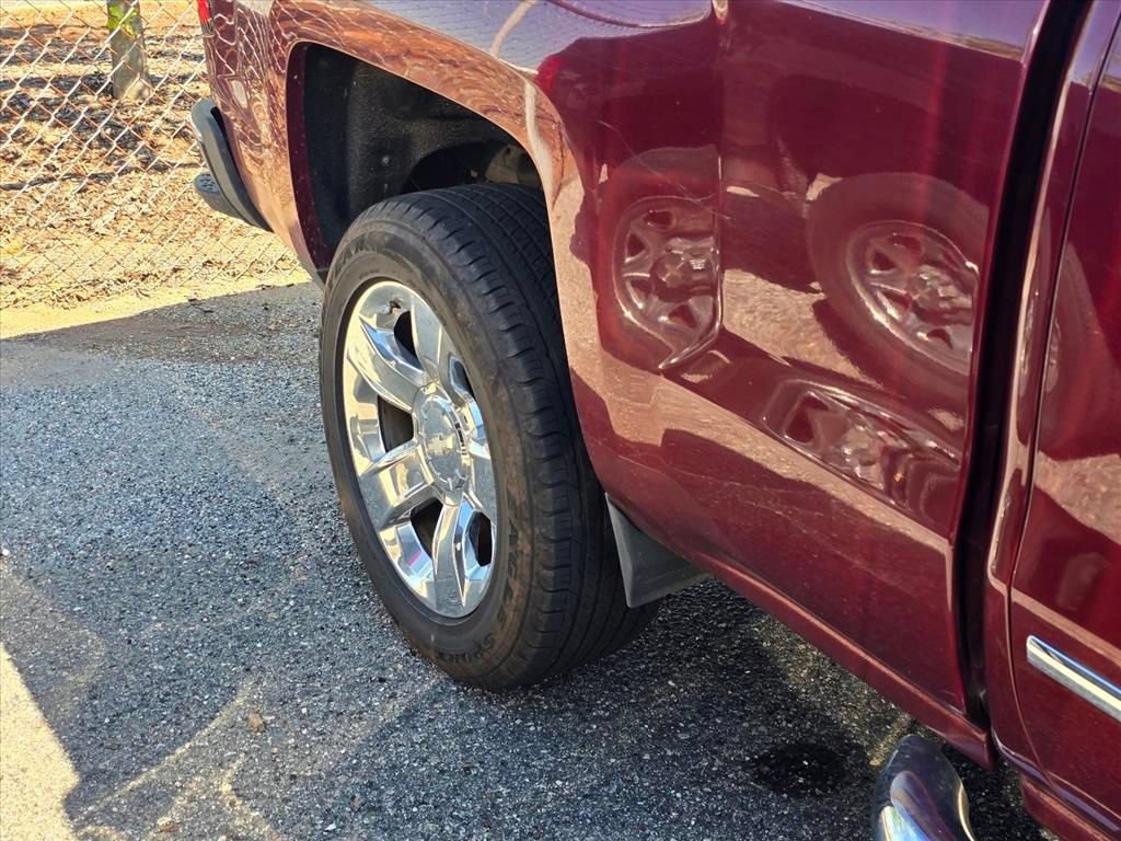 Used 2014 DEEP RUBY METALLIC Chevrolet LTZ image 18