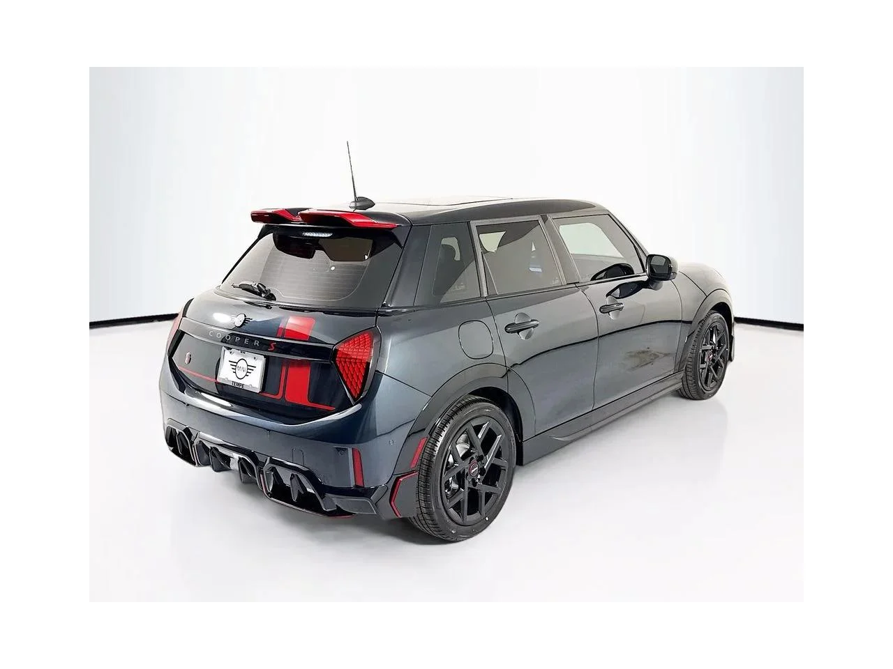 New 2026 Legend Grey Metallic MINI ICONIC image 5