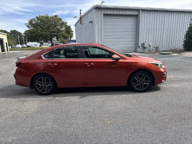 Used 2019 Red Kia EX image 4