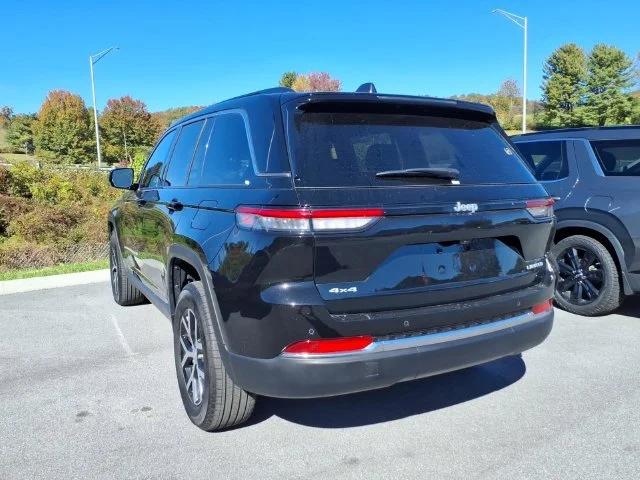 Used 2025 Black Jeep Limited image 18