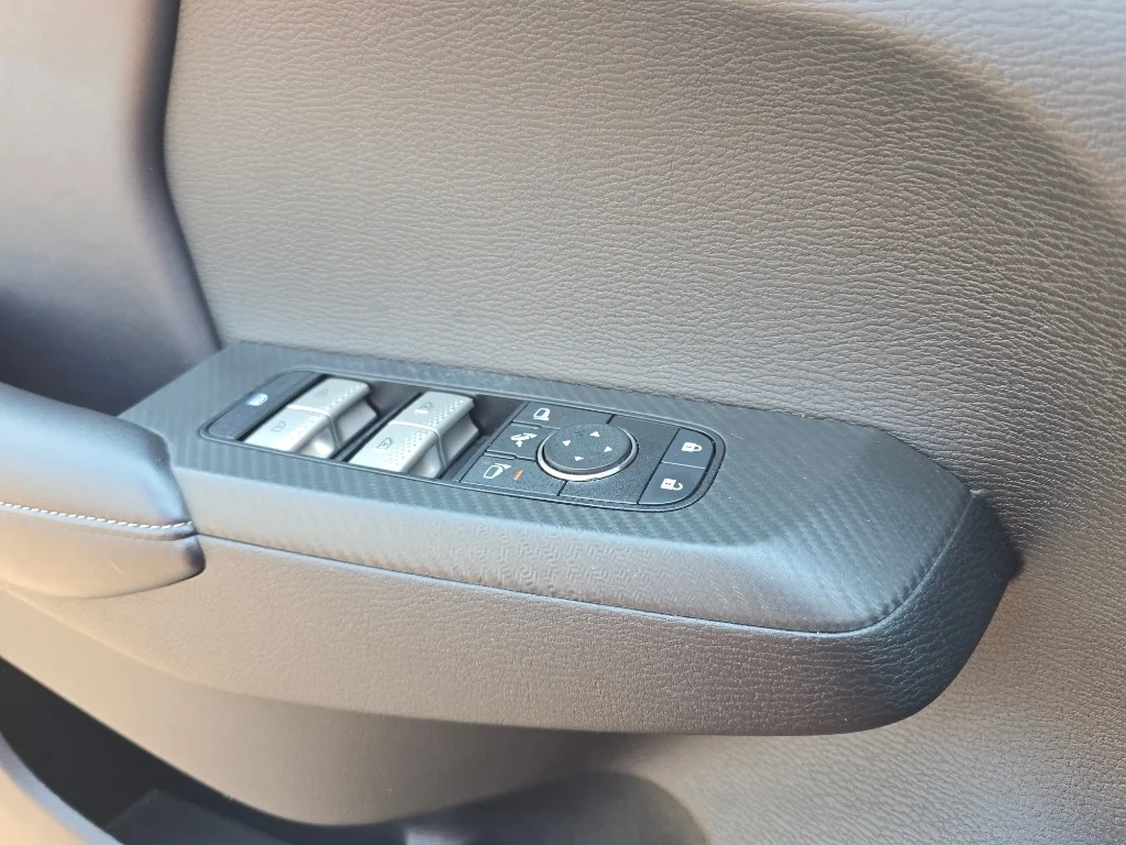 Used 2025 Red Mitsubishi Trail Edition image 18