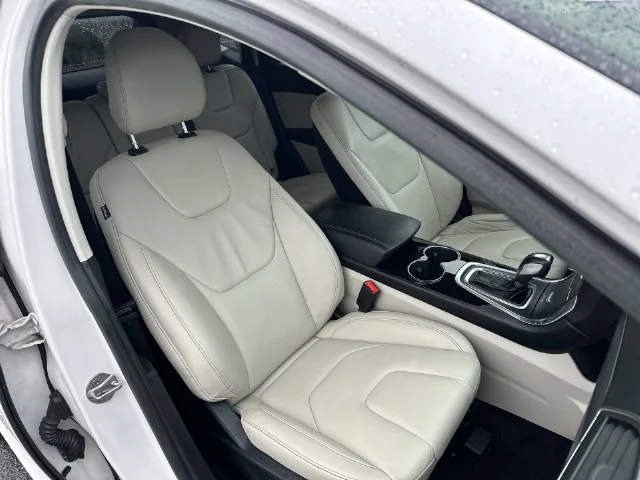 Used 2016 White Ford Titanium image 27