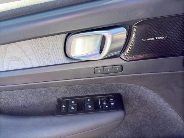 Used 2022 Black Volvo Inscription image 12
