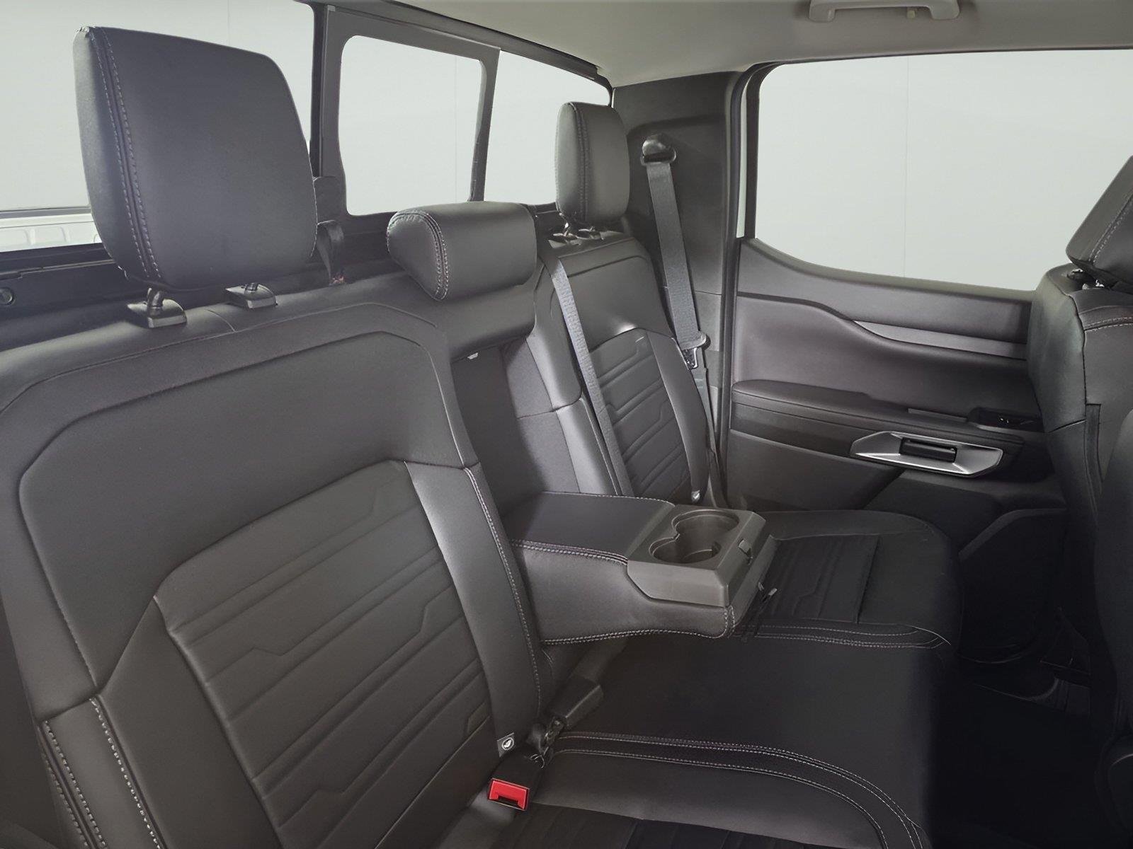 Used 2025 Oxford White Ford LARIAT image 22