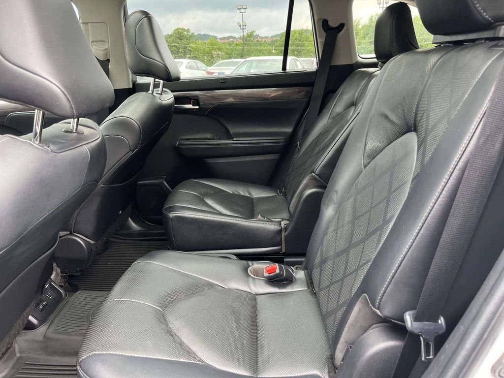 Used 2023 Beige Toyota Platinum image 11