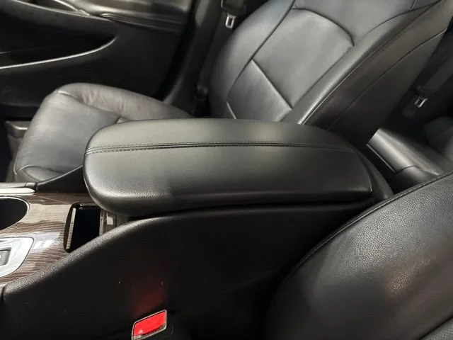 Used 2022 Mosaic Black Metallic Chevrolet Premier image 26