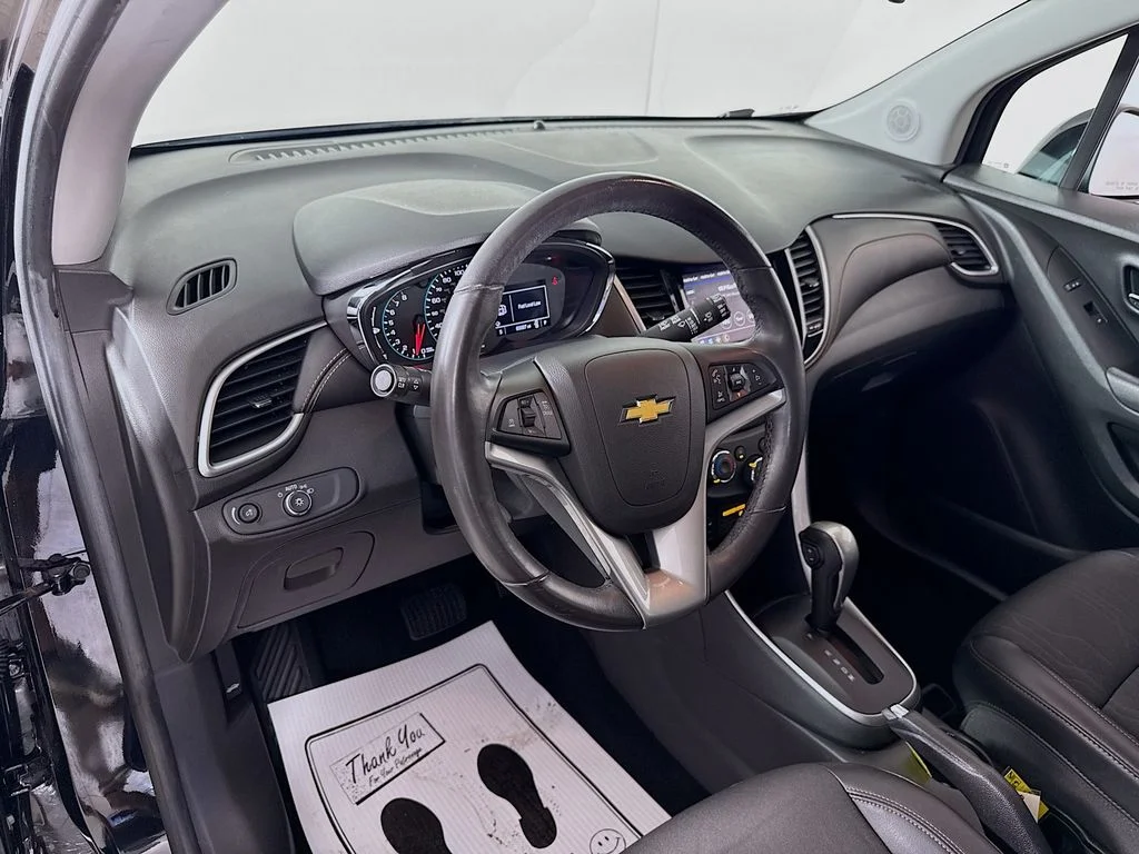 Used 2020  Chevrolet LT image 9