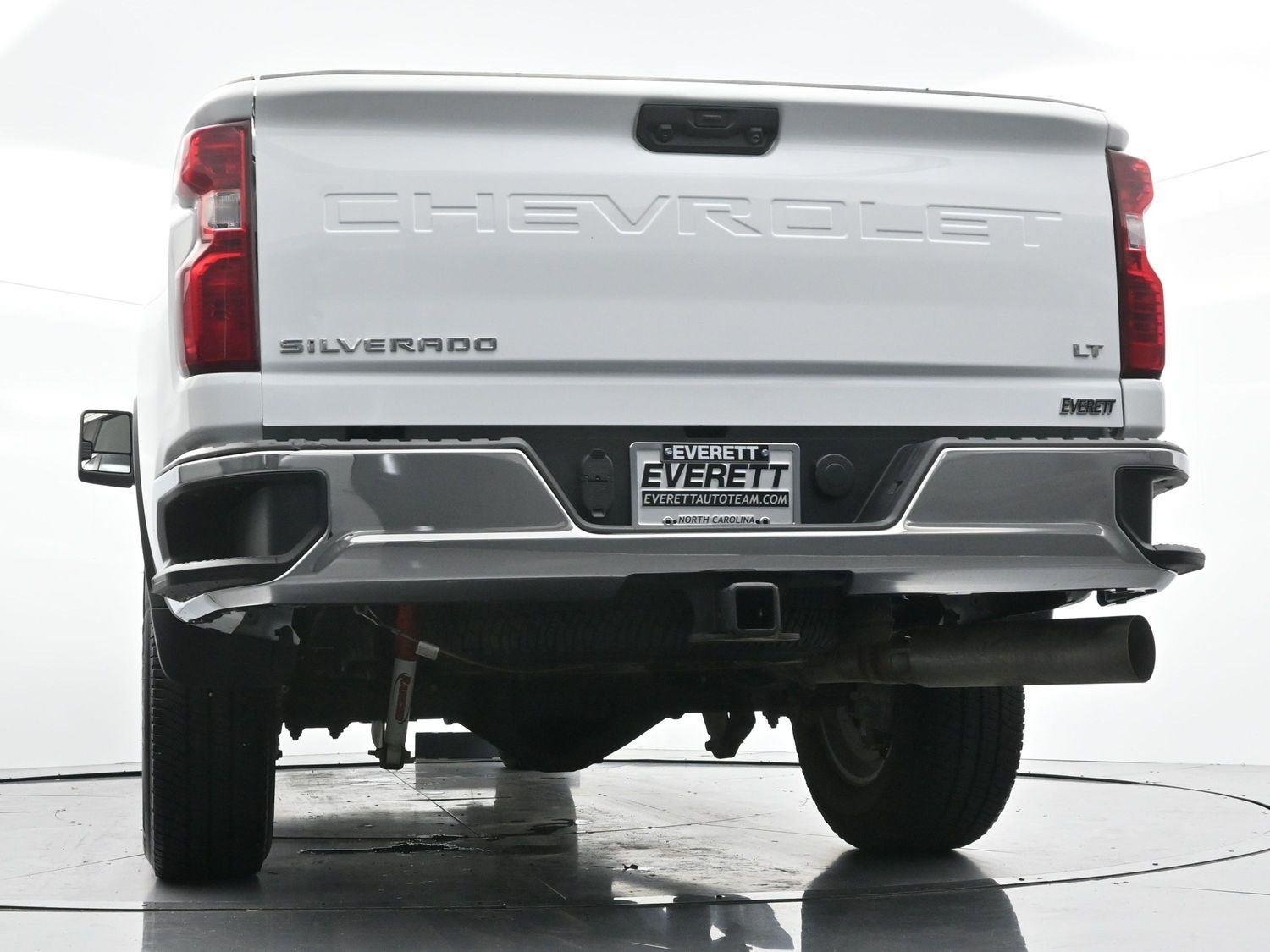 Used 2025 Summit White Chevrolet LT image 43