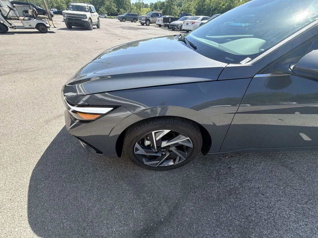 Used 2024 Gray Hyundai SEL image 10