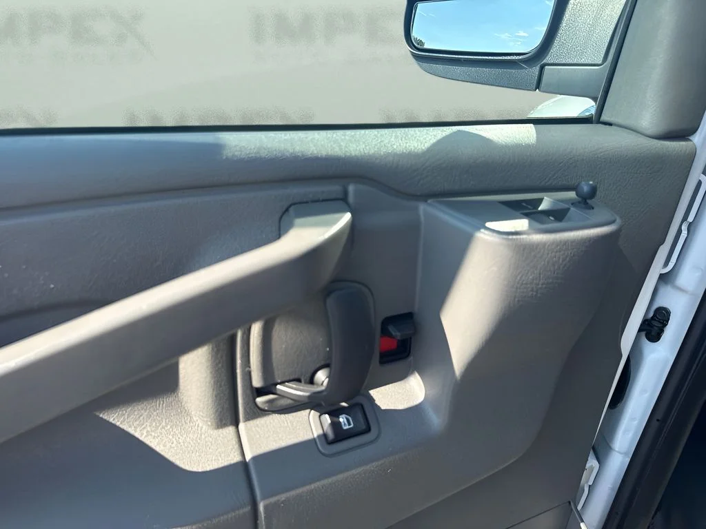 Used 2022 White GMC Work Van image 17