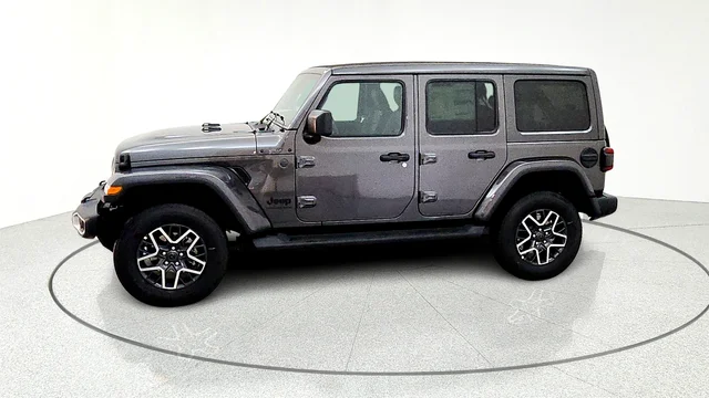 New 2026 Granite Crystal Metallic Clear-Coat Exterior Paint Jeep Sahara image 4
