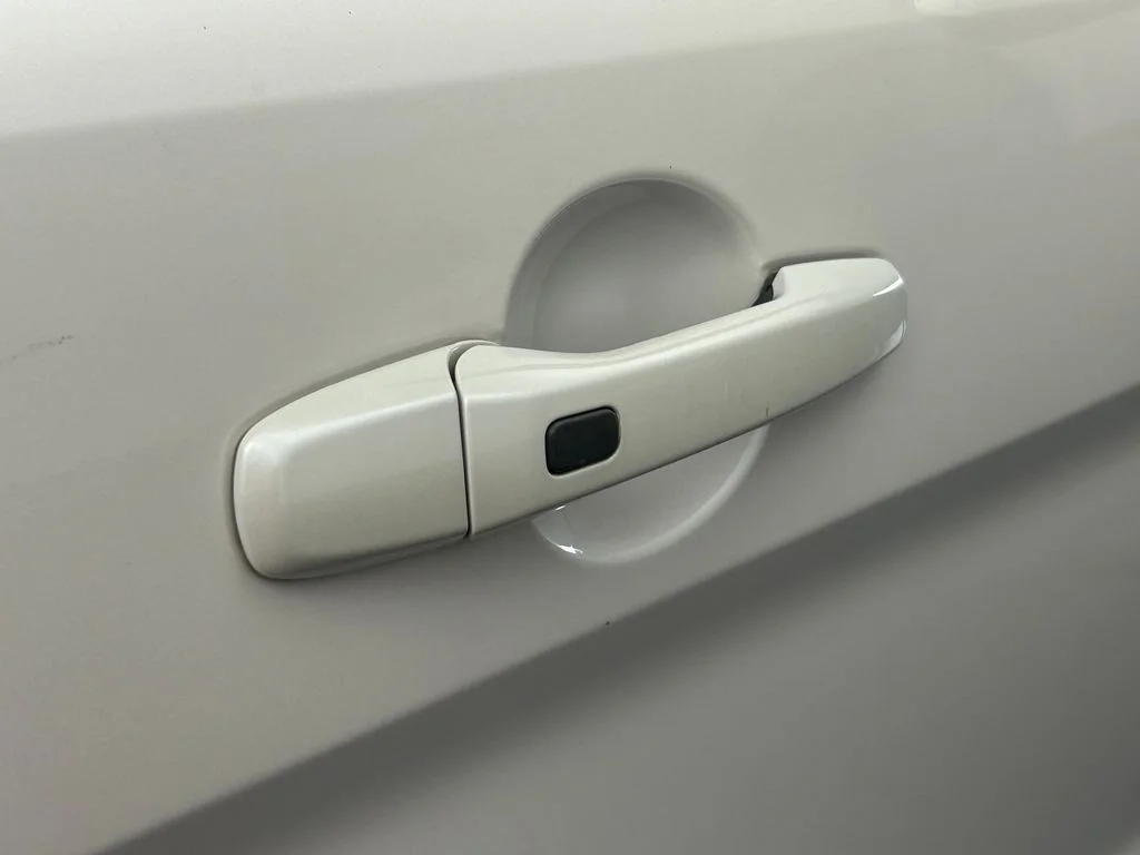 Used 2018 White Platinum Clearcoat Metallic Ford XLT image 42
