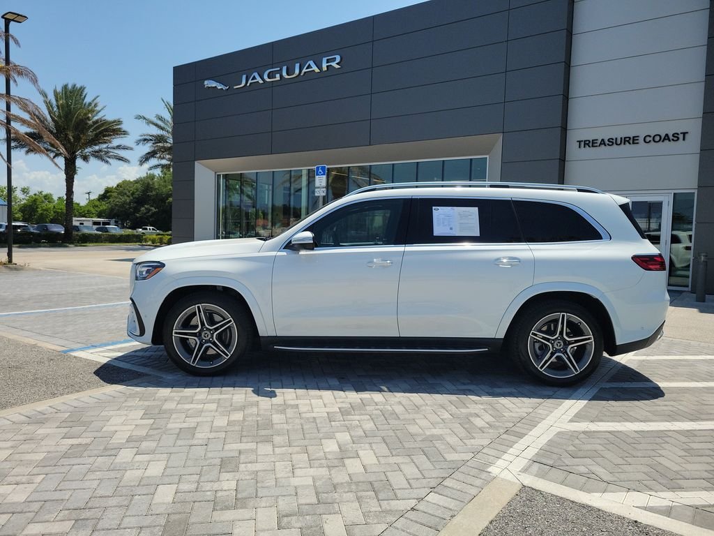 Used 2026  Mercedes-Benz GLS 450 image 2