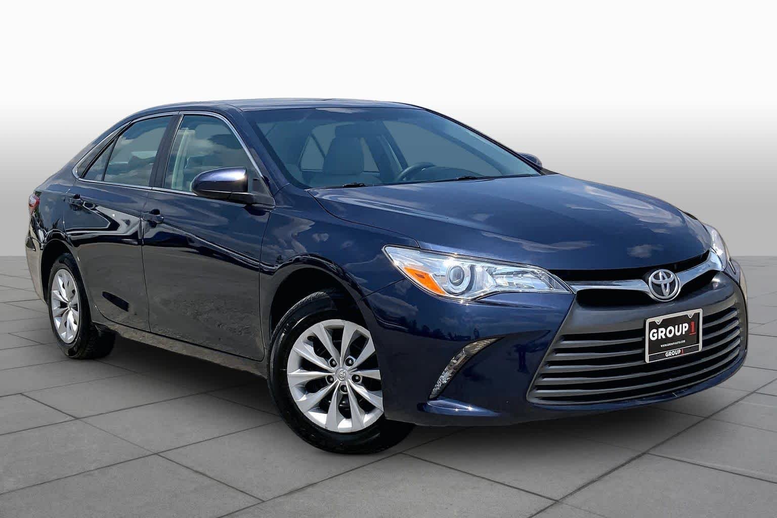 Used 2016 Parisian Night Pearl Toyota LE image 3