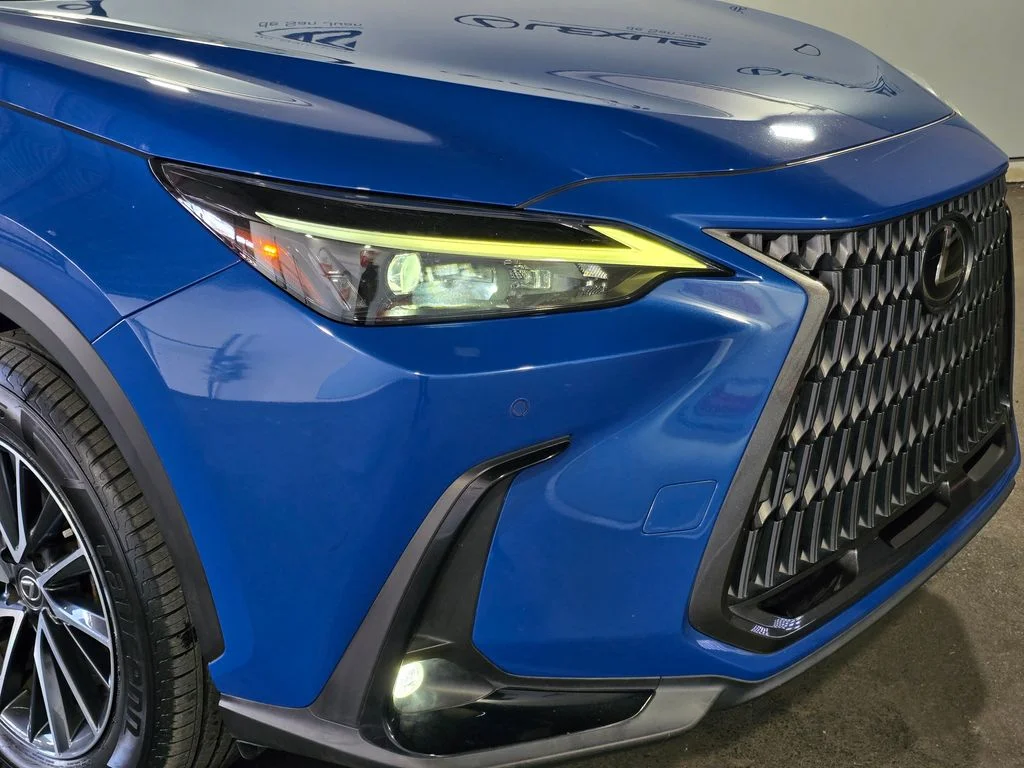 Used 2023  Lexus 250 Premium image 5