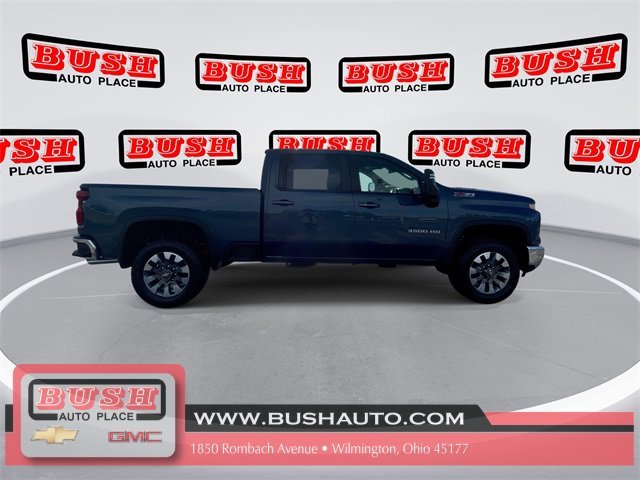 2026 Chevrolet Silverado 3500HD LT photo 2