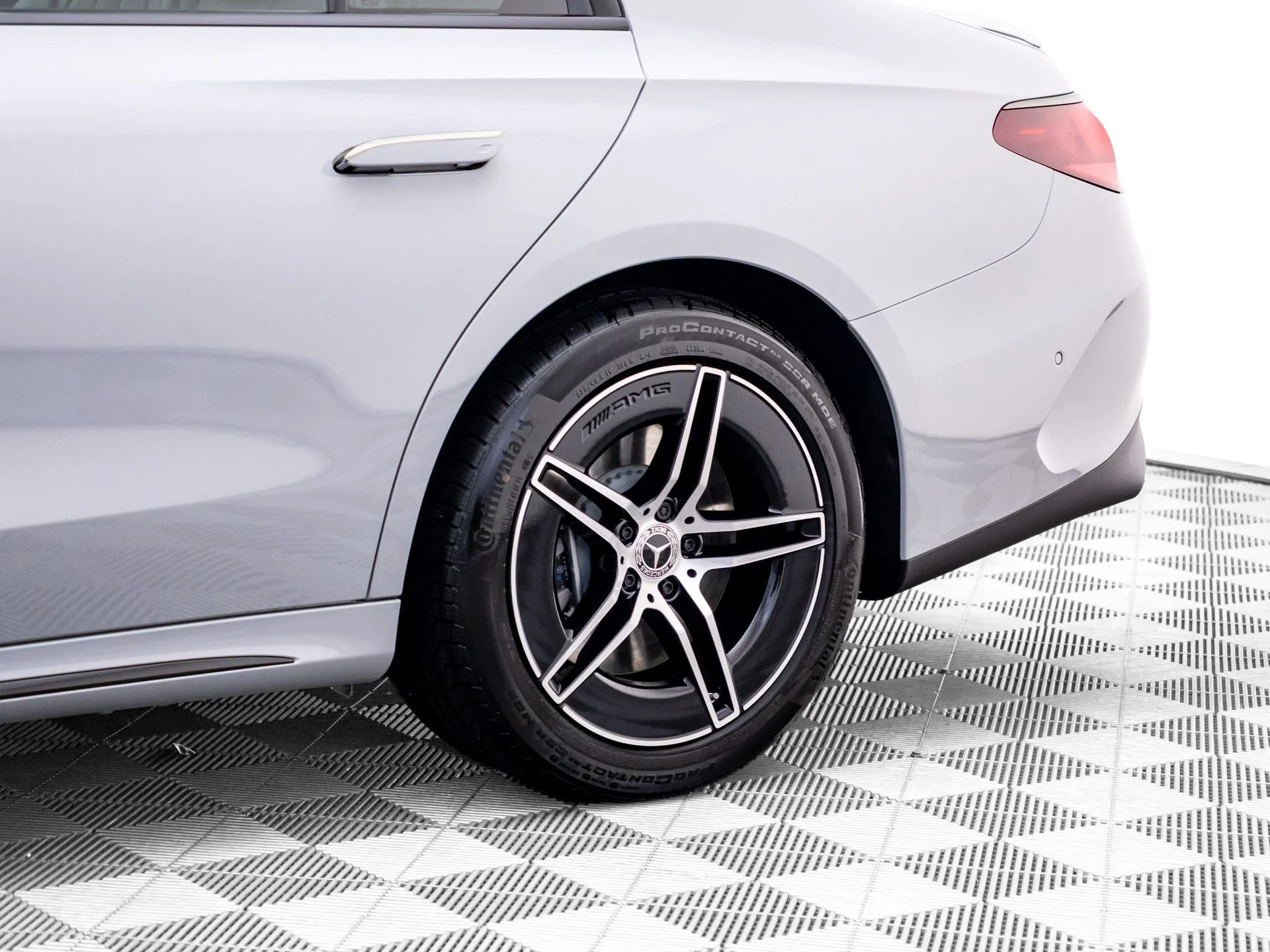 New 2027 Gray Mercedes-Benz E 450 image 35
